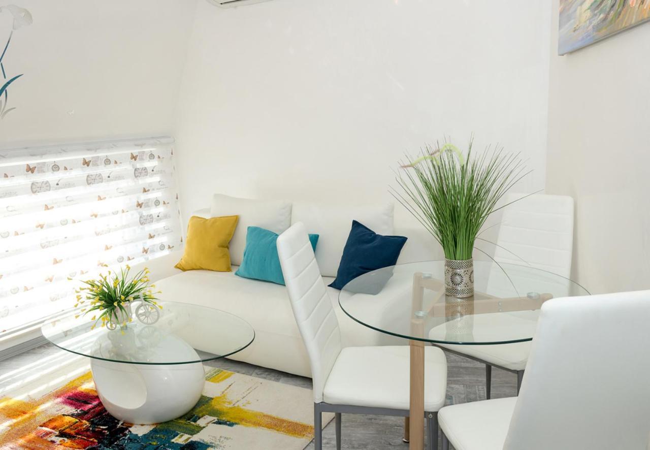Acrylic & Pastel Apartments Varna Exterior foto